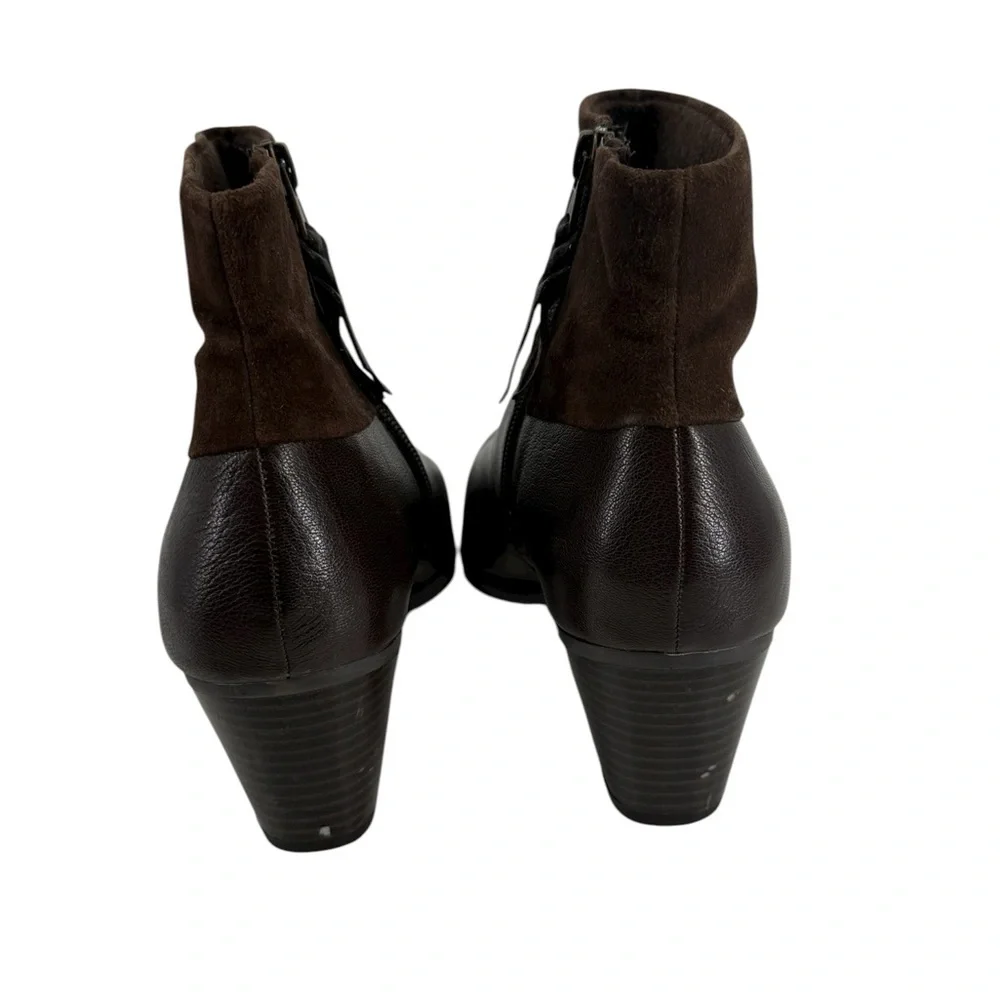 Soft Walk Dark Brown Leather Upper and Sock Versatile Closet Staple Womens 9W